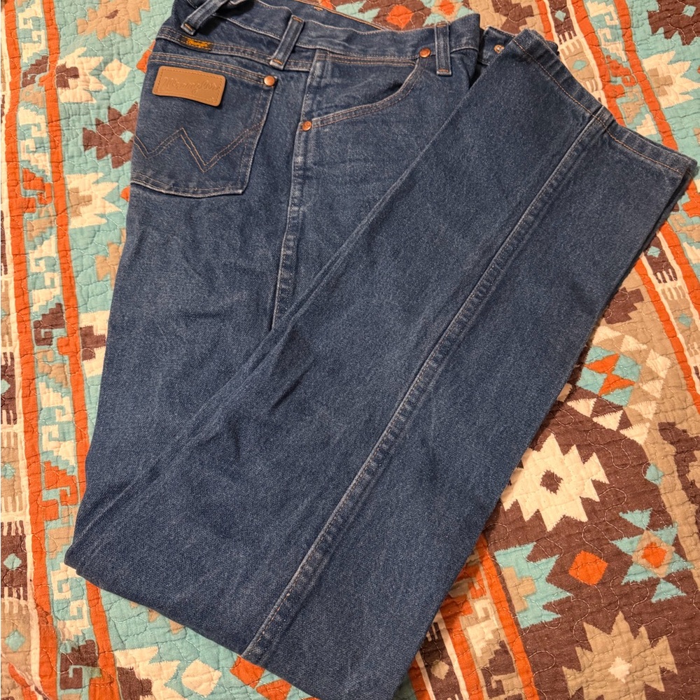 Wrangler Men's Classic Indigo Straight Jeans